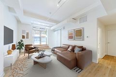 152 Annette Street 107, Toronto, ON M6P 1P4