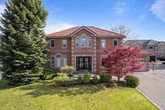 3605 Trelawny Circle, Mississauga, ON L5N 6N8