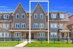 50 Edinburgh Drive 8, Brampton, ON L6Y 1N9