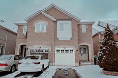945 Mandolin Place, Mississauga, ON L5W 1S3