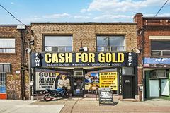1958A Eglinton Avenue W, Toronto, ON M6E 2J8