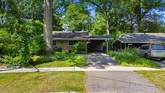 1911 Delaney Drive, Mississauga, ON L5J 3L2