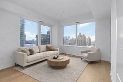 395 Square One Drive 2004, Mississauga, ON L5B 0P6