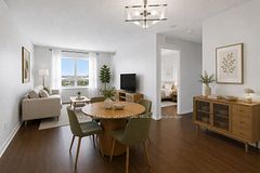 60 Heintzman Street 1319, Toronto, ON M6P 5A1
