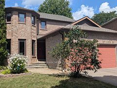 3279 Charlebrook Court, Mississauga, ON L5L 5B4