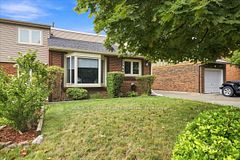 2564 Mainroyal Street, Mississauga, ON L5L 1C9
