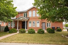 19 Sterritt Drive, Brampton, ON L6Y 5E4