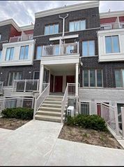 90 Eastwood Park Gardens 7, Toronto, ON M8W 0B2