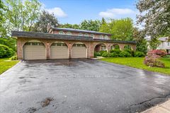 1482 Caulder Drive, Oakville, ON L6J 5S9