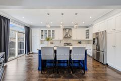 27 Aird Court, Milton, ON L9T 3Y1