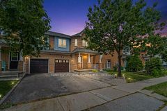 82 Starhill Crescent, Brampton, ON L6R 2W1