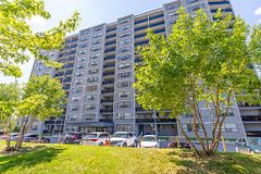 10 Tobermory Drive 1004, Toronto, ON M3N 2Y5