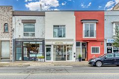 3146 Dundas St Street W A, Toronto, ON M6P 2A1