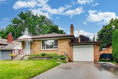 24 Beaverbrook Avenue, Toronto, ON M9B 2M9