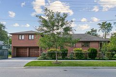 19 Coules Court, Toronto, ON M8W 2N8