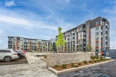 95 Dundas Street W 507, Oakville, ON L6M 5N4
