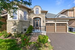 15 Eaglesprings Crescent, Brampton, ON L6P 2V8
