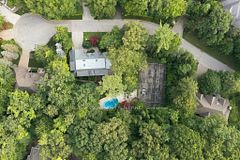 2035A Heartwood Court, Mississauga, ON L5C 4P7