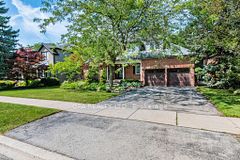 1027 Masters Green, Oakville, ON L6M 2N7