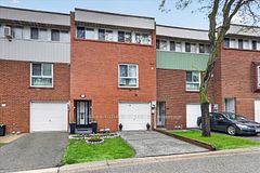 38 John Cabot Way 70, Toronto, ON M3N 2T7
