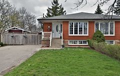 3614 Holden Crescent, Mississauga, ON L5A 2V8