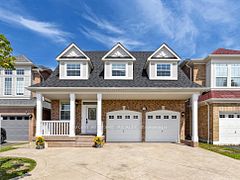 5817 Whitehorn Avenue, Mississauga, ON L5V 2W6