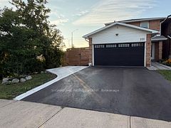 222 Simmons Boulevard, Brampton, ON L6V 3Y1