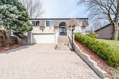 2483 Yarmouth Crescent, Oakville, ON L6L 2M9