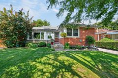 465 Springbank Crescent, Burlington, ON L7T 2W8