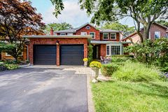 1511 Stoneybrook Trail, Oakville, ON L6M 2R4