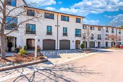 6679 Shelter Bay Road 19, Mississauga, ON L5N 2A2