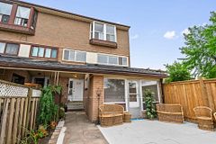 260 John Garland Boulevard 224, Toronto, ON M9V 1N8