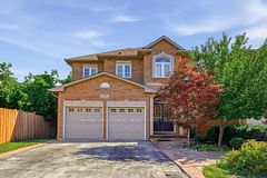 2381 Grand Oak Trail, Oakville, ON L6M 4V4