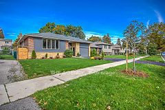 14 Wareside Road Main, Toronto, ON M9C 3B2