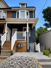 170 Yarmouth Road 2nd Floor, Toronto, ON M6G 1X4