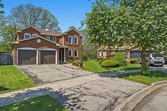 5211 Micmac Crescent, Mississauga, ON L5R 2E2