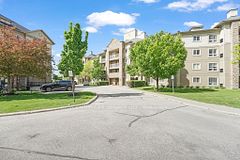 8 Dayspring Circle 1307, Brampton, ON L6P 2Z7