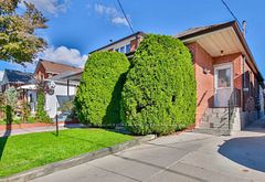13 Teston Boulevard, Toronto, ON M6N 4R9