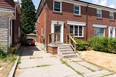 480 Jane Street 2, Toronto, ON M6S 4A2
