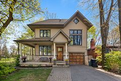 39 Loyalist Road, Toronto, ON M9A 3P2