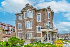 3310 Erasmum Street, Oakville, ON L6M 1S3