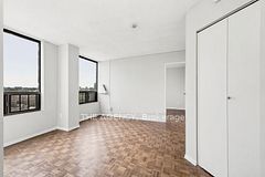 2360 Dundas Street W 1019B, Toronto, ON M6P 4B2