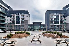102 Grovewood Common 202, Oakville, ON L6H 0X2