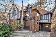 33 Kings Lynn Road, Toronto, ON M8X 2N3