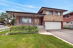 3 Slane Court, Toronto, ON M9V 3X5