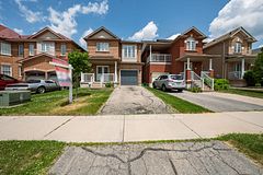 4 Redfinch Way, Brampton, ON L7A 2B3
