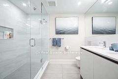 207 Perth Avenue 2, Toronto, ON M6P 3X7