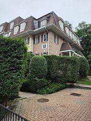 52 Sidney Belsey Crescent 202, Toronto, ON M6M 5J1