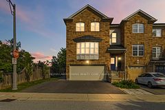 2228 Jillian Lane, Oakville, ON L6M 0G7