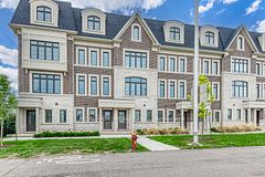 2140 Trafalgar Road 44, Oakville, ON L6H 8A5